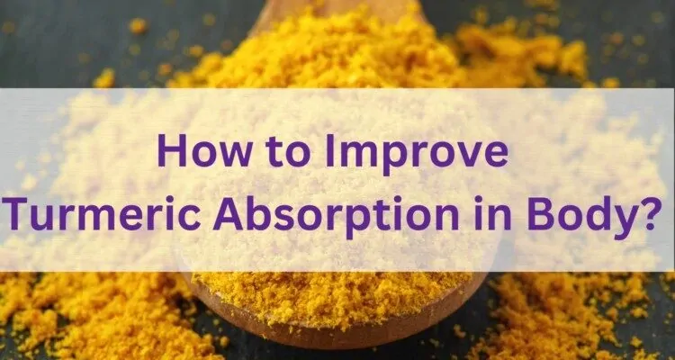 Prah kurkume u drvenoj zlici ispod naslova "Kako poboljsati raspolozivost kurkumina u tijelu"